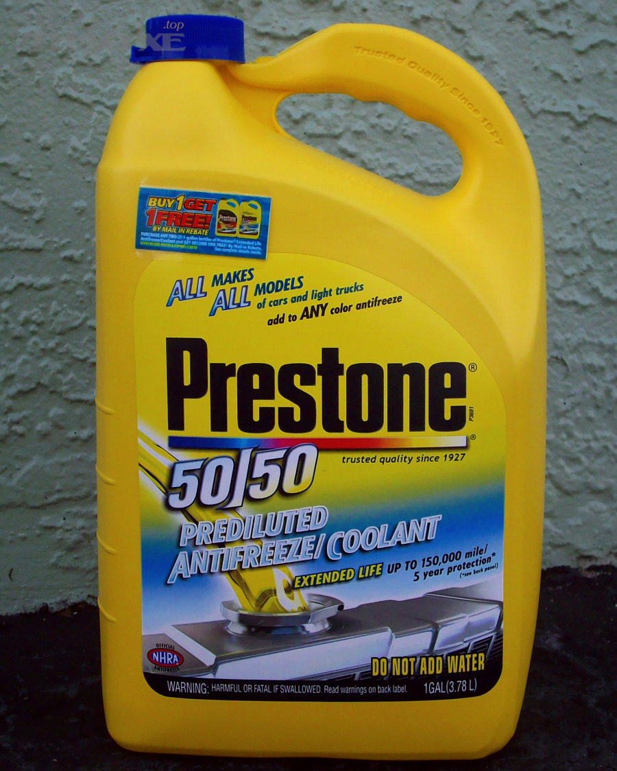 Dung dịch làm mát (antifreeze/coolant) - hạng mục quan trọng trong checklist hệ thống làm mát theo mốc km