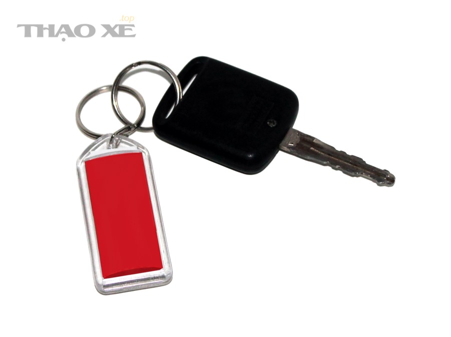 Chìa khóa ô tô dạng cơ và móc khóa