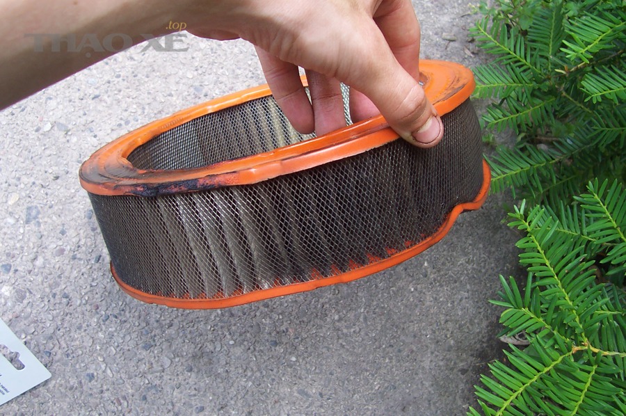 Lọc gió động cơ bẩn gây cản gió nạp