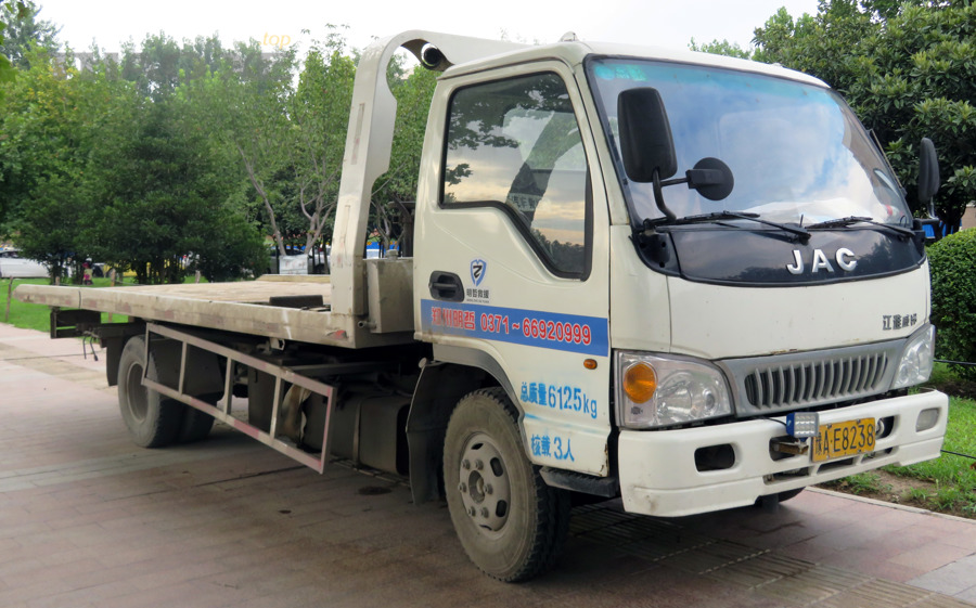 Xe cứu hộ kéo sàn trượt dùng để chở ô tô an toàn