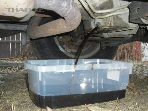 Oil Change oil pan 2005 gmc suv 1