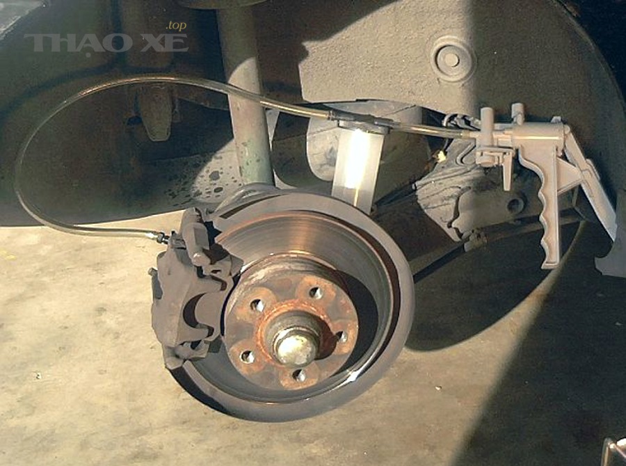 Dụng cụ hút chân không để xả gió dầu phanh