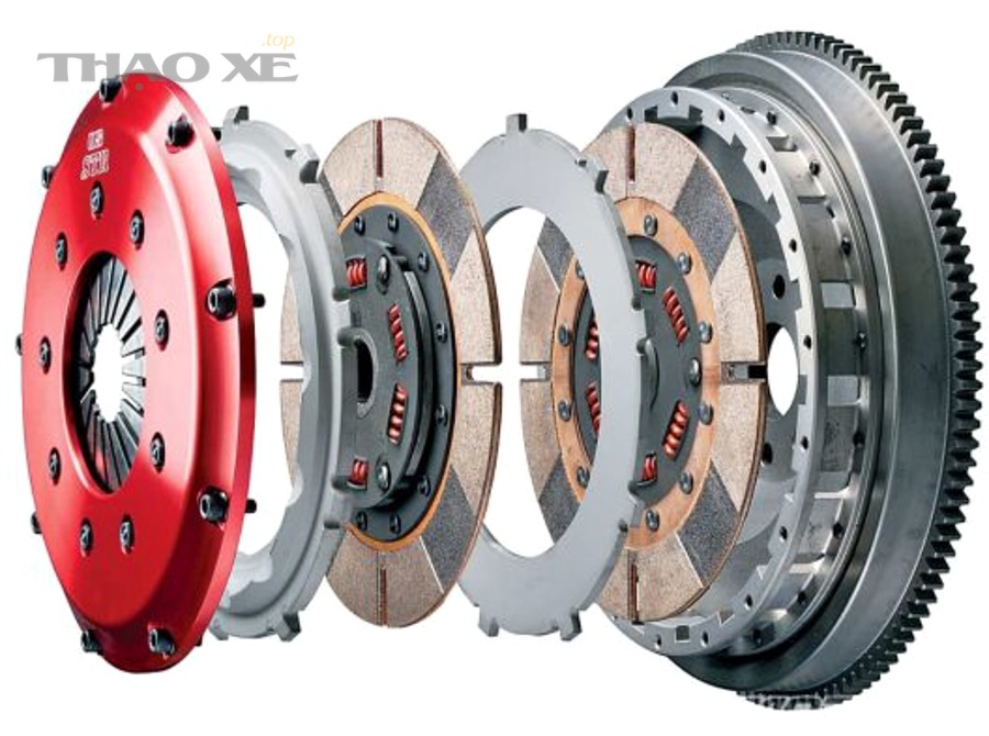 Chạy xe khi ly hợp có vấn đề có nguy hiểm không?