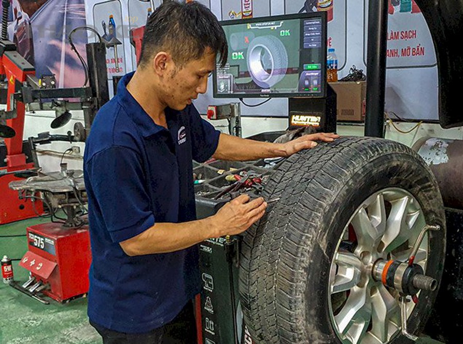 Vá trong lốp ô tô là gì và khác gì vá nấm?