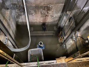 nuoc vao thang may 3