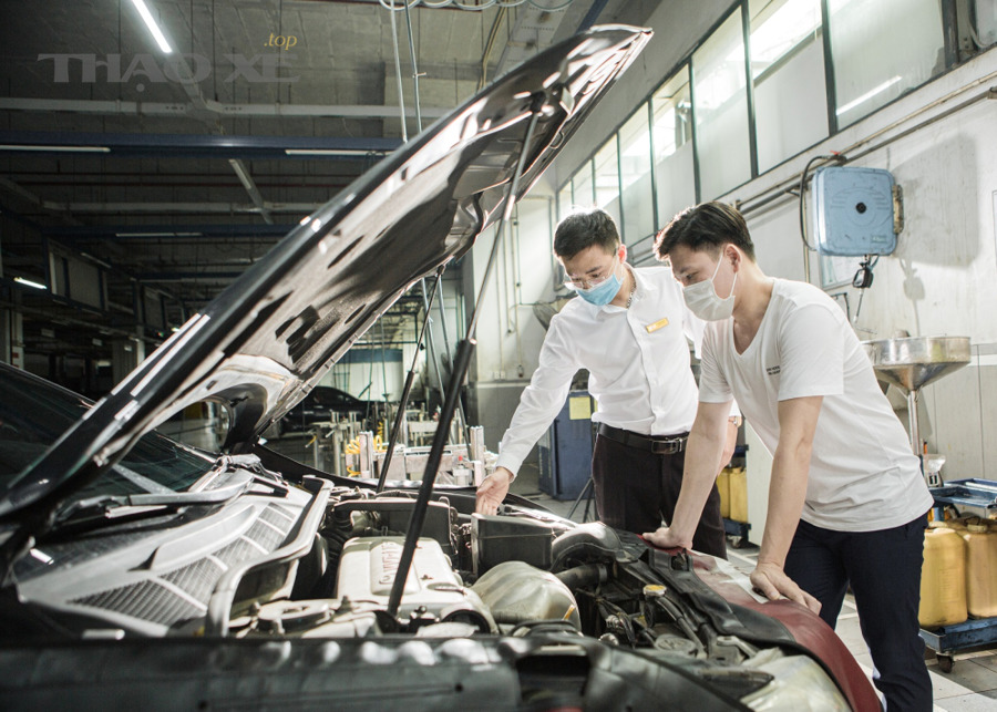 Tự kiểm tra xe ô tô trước khi đi xa - nhìn tổng quan xe và lốp