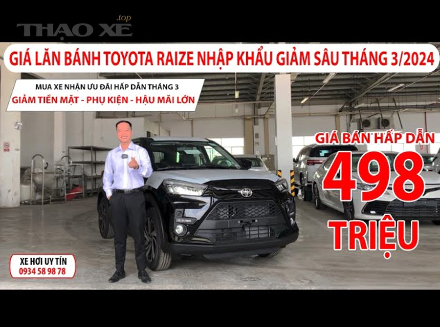 Cửa hàng phụ tùng ô tô với nhiều linh kiện trưng bày