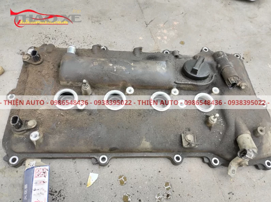 Kiểm tra rò dầu và bảo dưỡng khu vực đầu động cơ ô tô