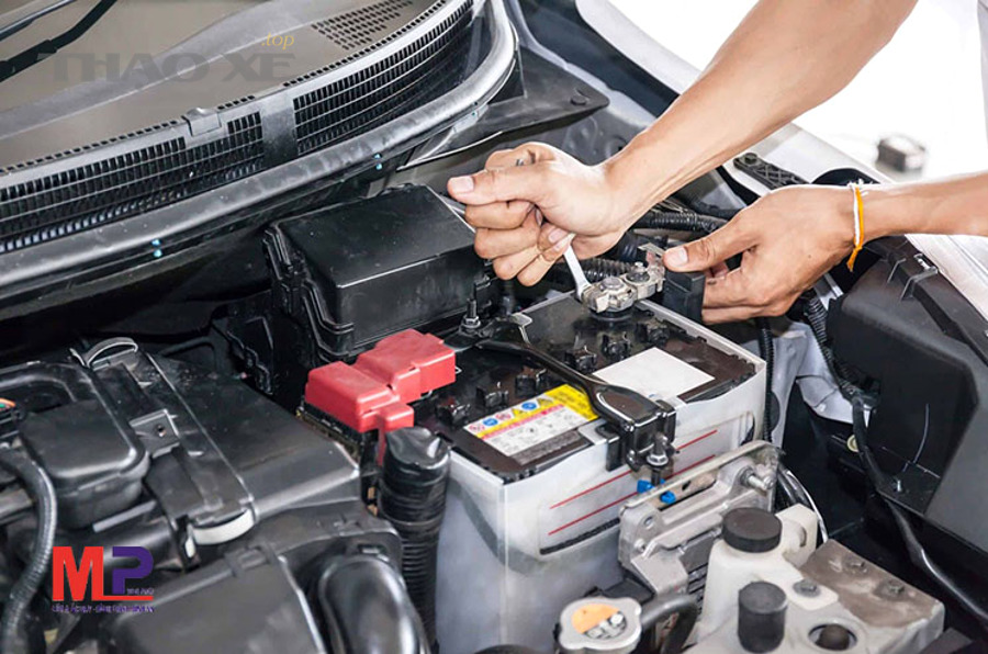 Các loại ắc quy ô tô khác nhau để so sánh trước khi thay