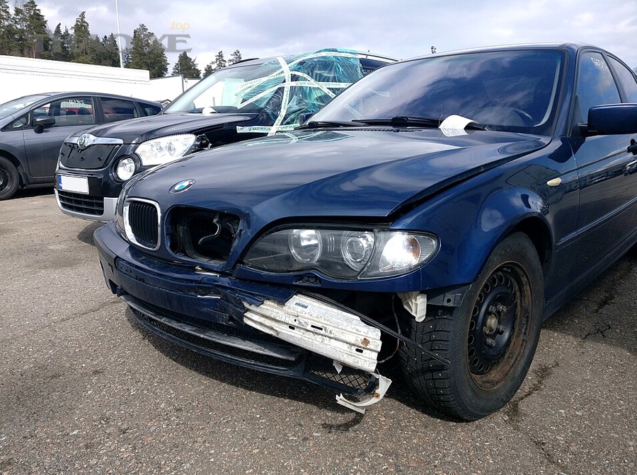 960px Broken car front bumper
