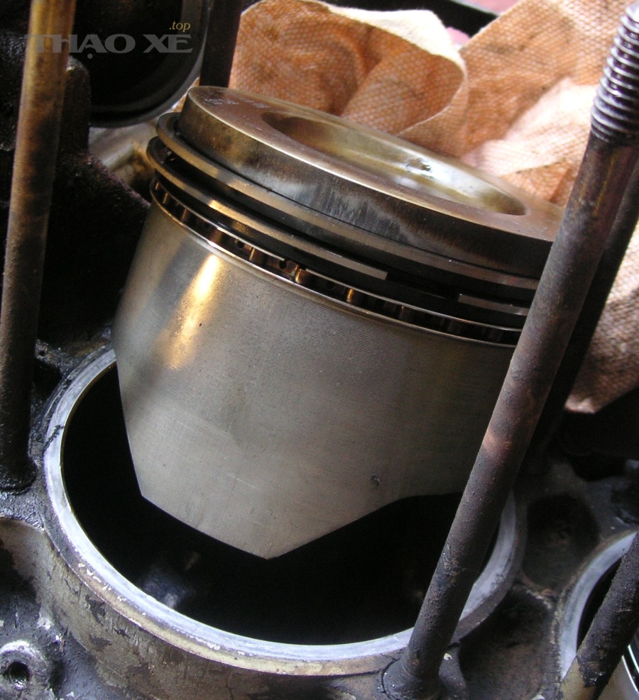 Xéc măng piston - minh họa nhóm phụ tùng kiểm soát hao dầu và độ kín buồng đốt
