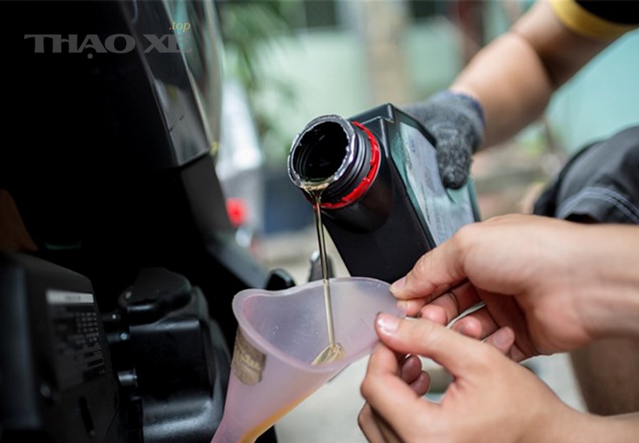 Câu hỏi thường gặp về thay dầu sau ngập nước (FAQ)