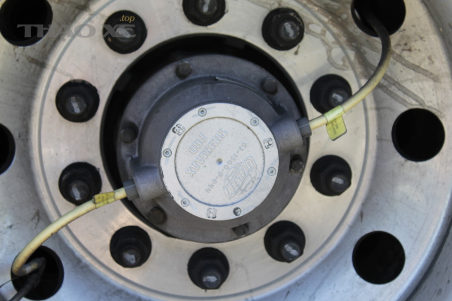 Thiết bị hiển thị TPMS dạng màn hình rời (minh họa)