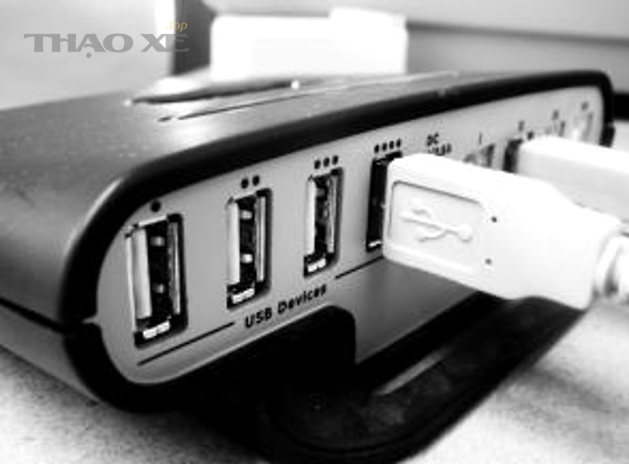 USB hub - minh hoạ cho trường hợp dùng hub/adapter sai chuẩn gây lỗi cổng USB không nhận