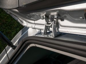 VW Golf VII Back door hinge 01 1