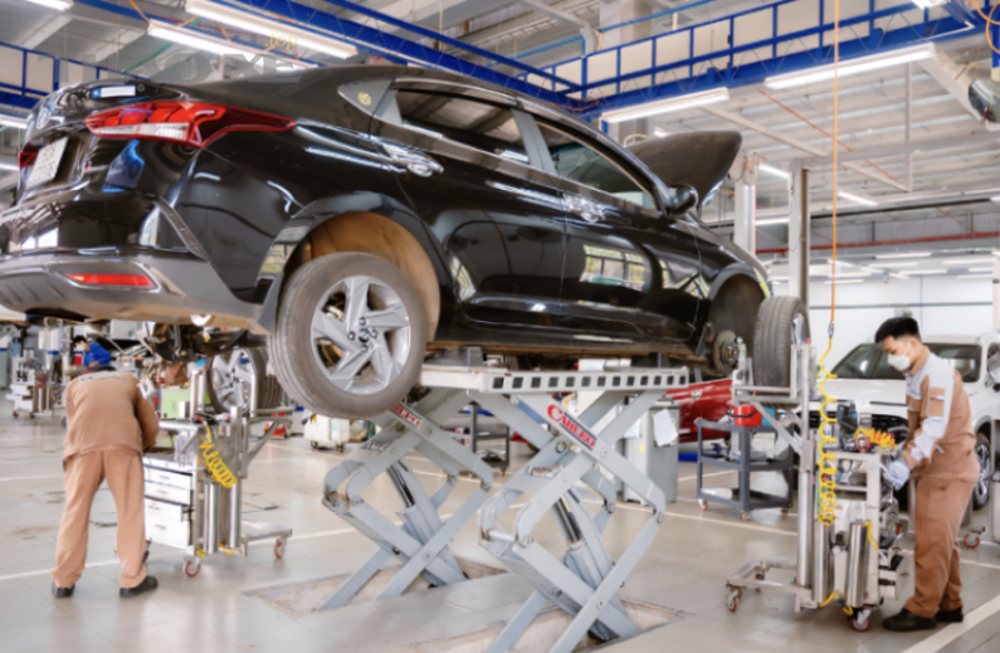 Quy trình 7 bước xử lý tạm thời rò dầu ô tô trên đường là gì?