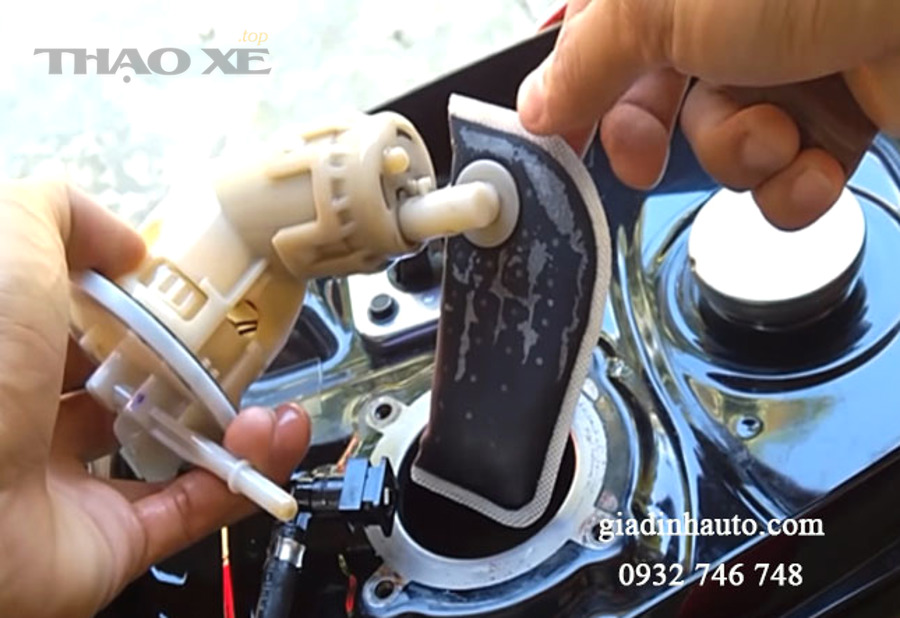 Lọc xăng ô tô và hướng dẫn kiểm tra tình trạng nghẹt