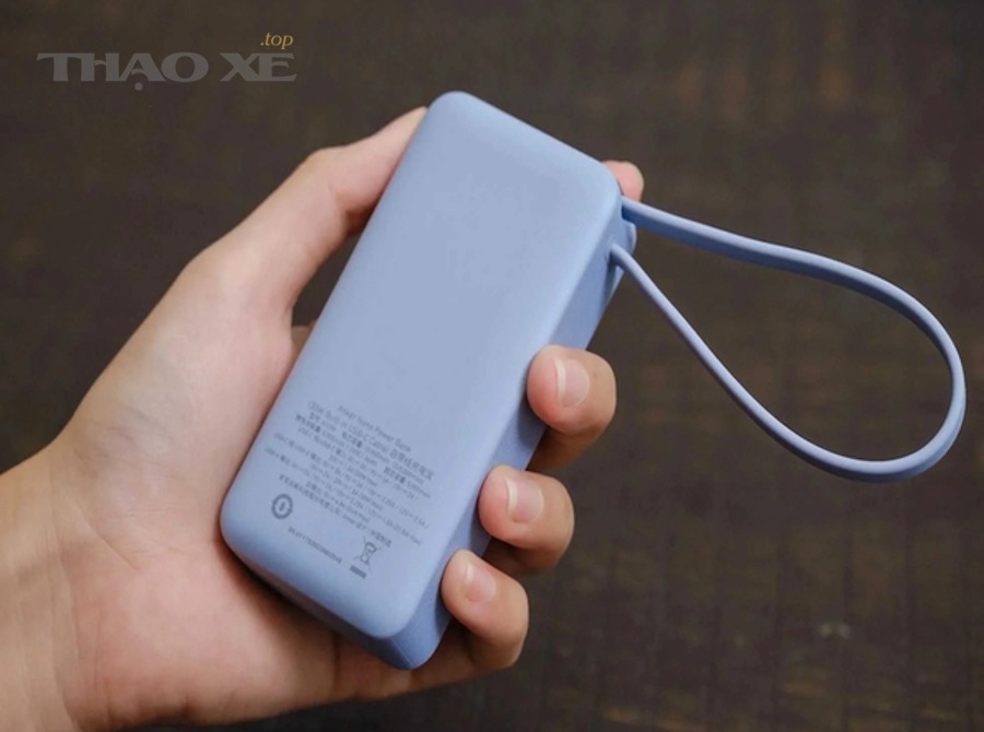 Chuẩn bị pin và dụng cụ nhỏ để kiểm tra chìa smartkey ô tô