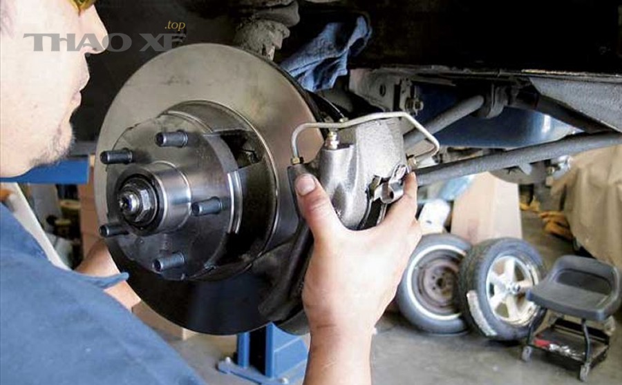 So sánh tự kiểm tra tại nhà với kiểm tra tại garage: khác nhau gì về độ tin cậy và chi phí?