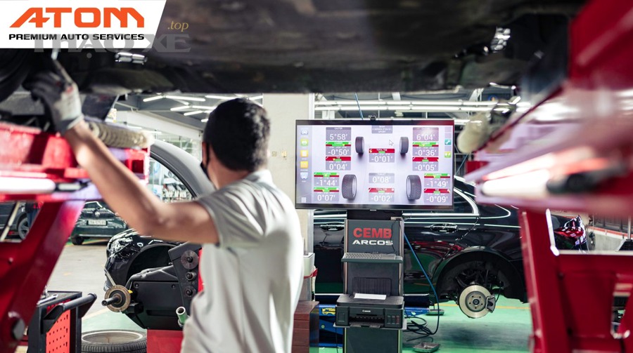 Minh họa góc caster khi nhìn từ bên hông xe