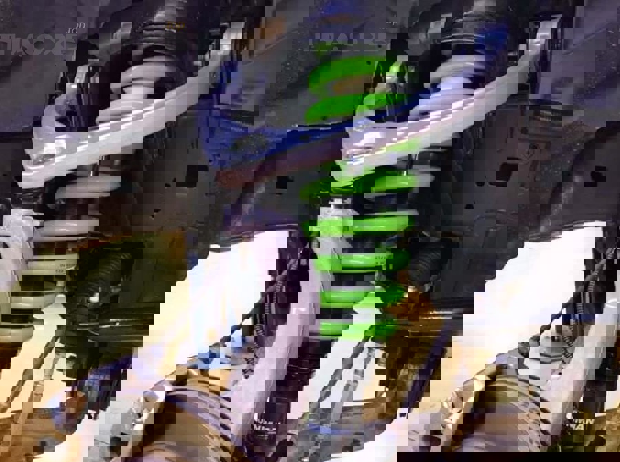 Báo giá và quy trình thay càng A tại gara