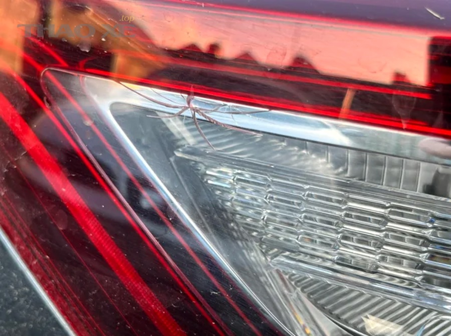 cracked rear light superglue to seal v0