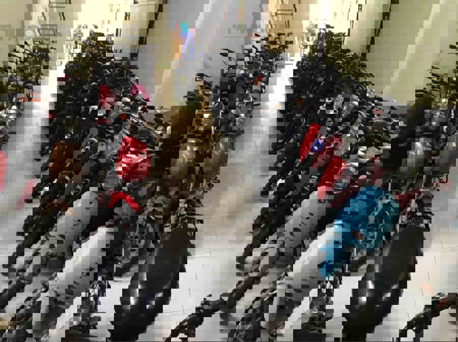 So sánh kiểm tra nhanh tại chỗ và kiểm tra chuyên sâu tại gara khác nhau thế nào?