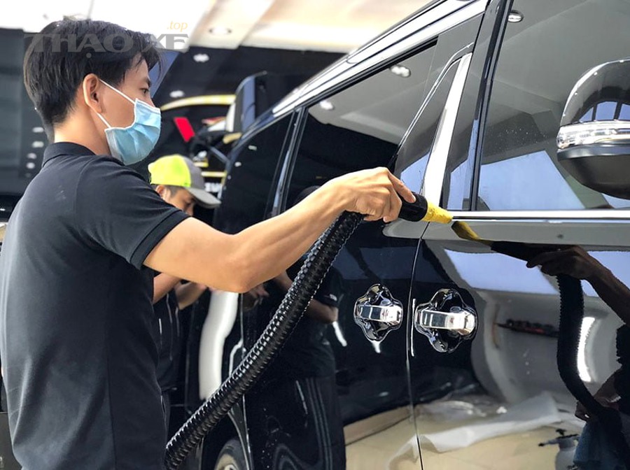 So sánh khu vực sơn dặm và sơn lại toàn bộ trên thân xe