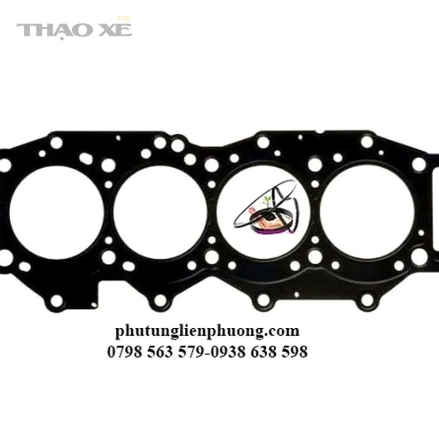 Kỹ thuật viên kiểm tra đầu máy và bề mặt tiếp xúc động cơ