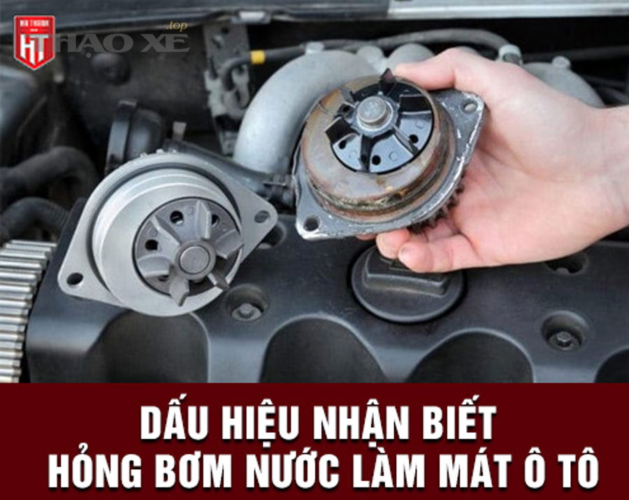 Kỹ thuật viên kiểm tra khoang máy và hệ thống làm mát