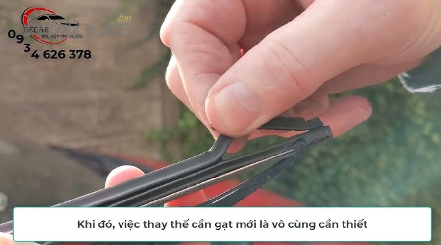 chủ xe lựa chọn phương án thay lưỡi gạt mưa theo ngân sách