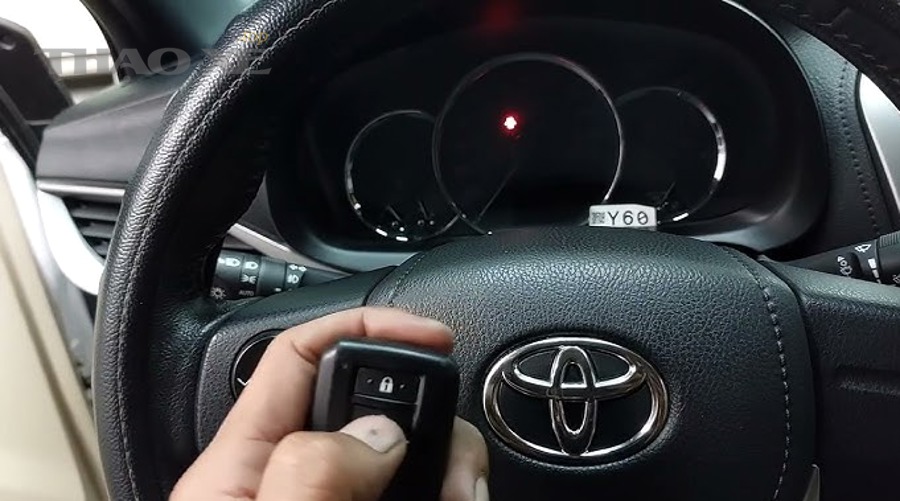 Đèn cảnh báo trên bảng táp lô khi xe không nhận chìa