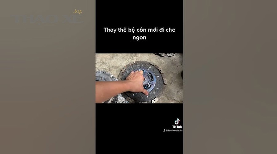 Xi lanh chính ly hợp (clutch master cylinder) trong hệ côn thủy lực