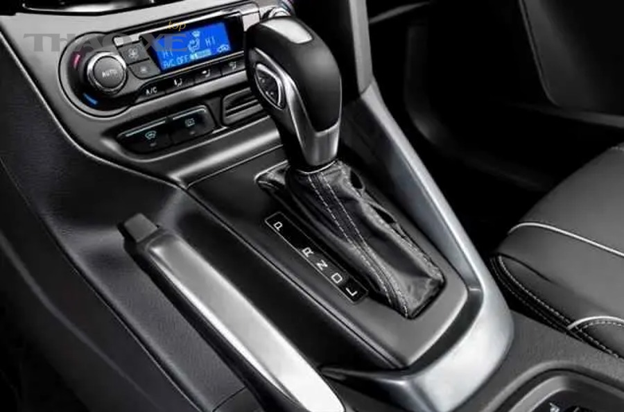 Móc kéo (tow hook) dùng đúng vị trí theo xe