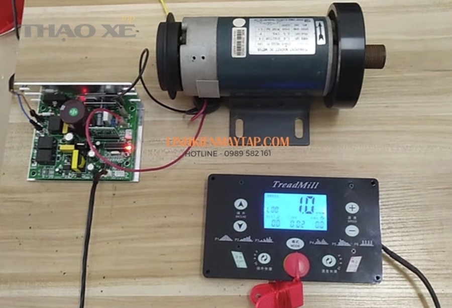 Ampe kìm đo dòng từng pha khi mô tơ hoạt động