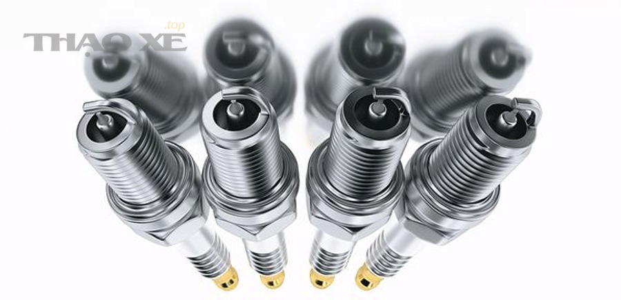 Đo khe hở bugi bằng căn lá trước khi lắp