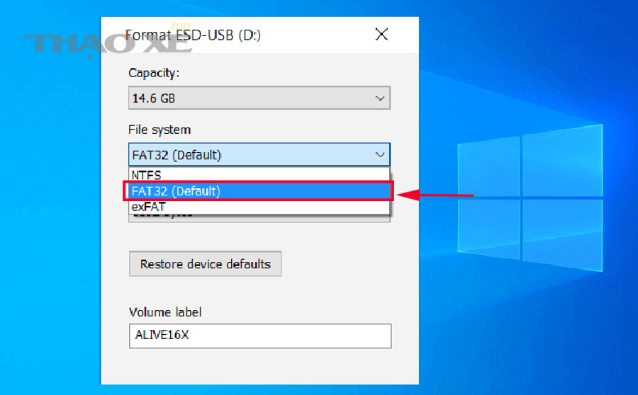 Đầu cắm USB Type-A minh họa chuẩn USB phổ biến trên ô tô
