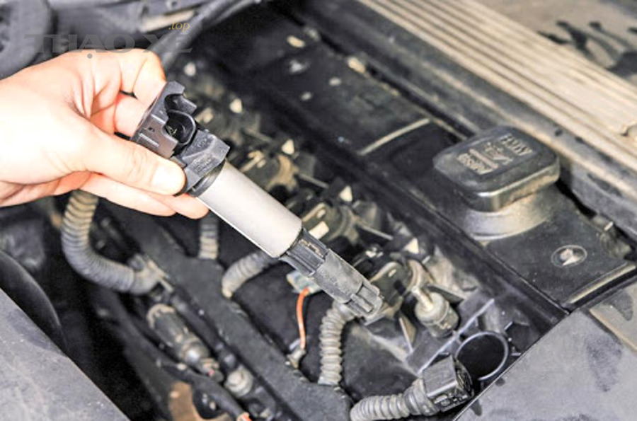 Những yếu tố ít được chú ý nào làm bugi nhanh xuống cấp dù xe vẫn nổ máy bình thường?
