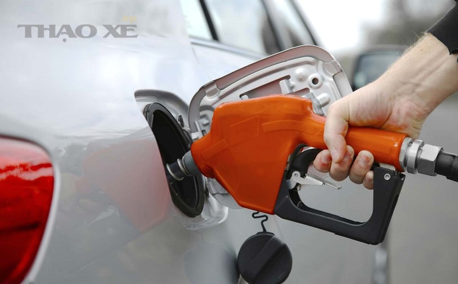 Đèn check engine trên bảng táp-lô xe ô tô