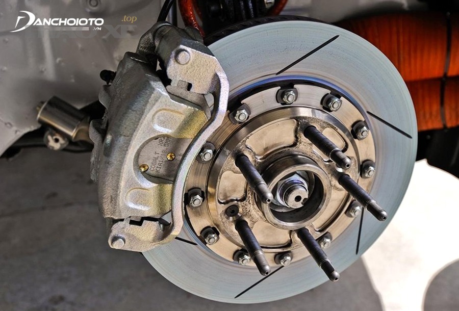 Cận cảnh heo dầu và piston phanh khi bảo dưỡng