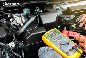 neu dien ap binh ac quy do duoc bang hoac lon hon 12v nghia la ac quy dang binh