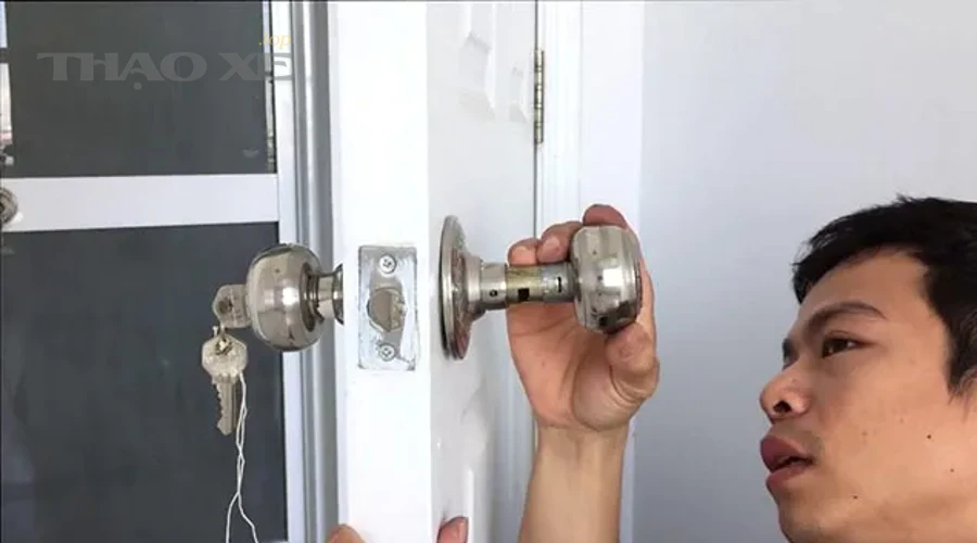 kiểm tra ổ khóa cơ trước khi tự xử lý tại nhà