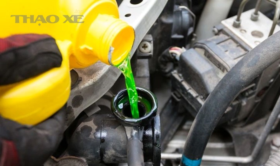 Can dung dịch nước làm mát coolant dùng cho ô tô