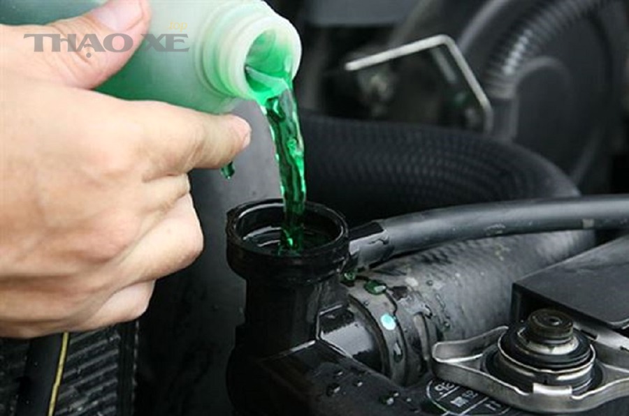 Nắp két nước và áp suất hệ thống làm mát