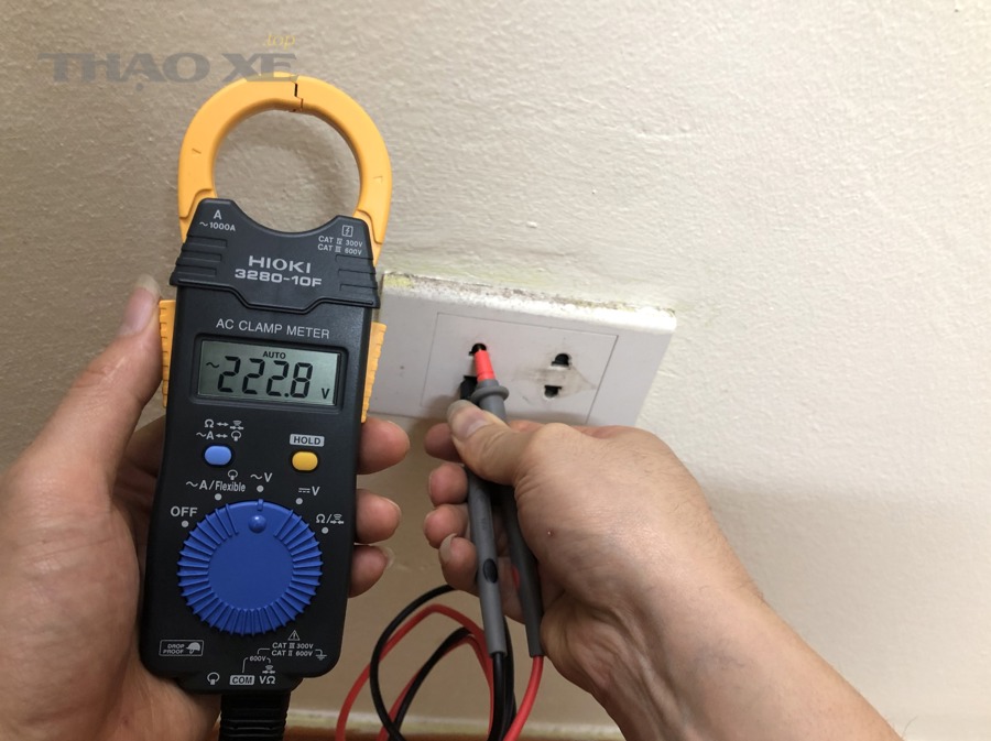 Hộp cầu chì ô tô dùng để kiểm tra mạch gây rò điện