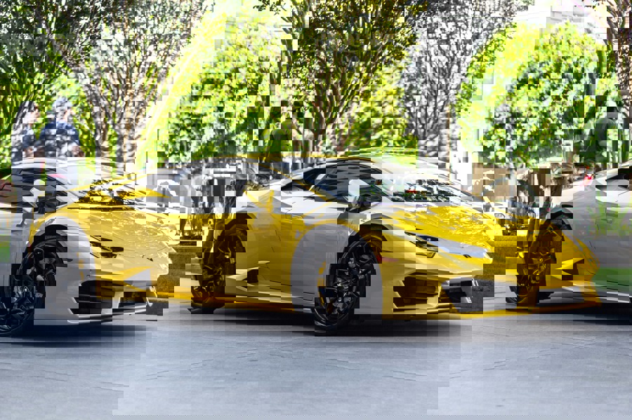 Thao tác kiểm tra dầu bằng que thăm theo từng bước