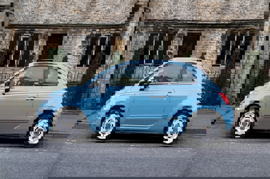 Quyết định châm thêm dầu hay đi kiểm tra sau khi đọc que thăm