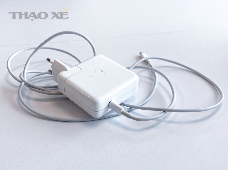 Nhiều loại cáp sạc khác nhau cho điện thoại