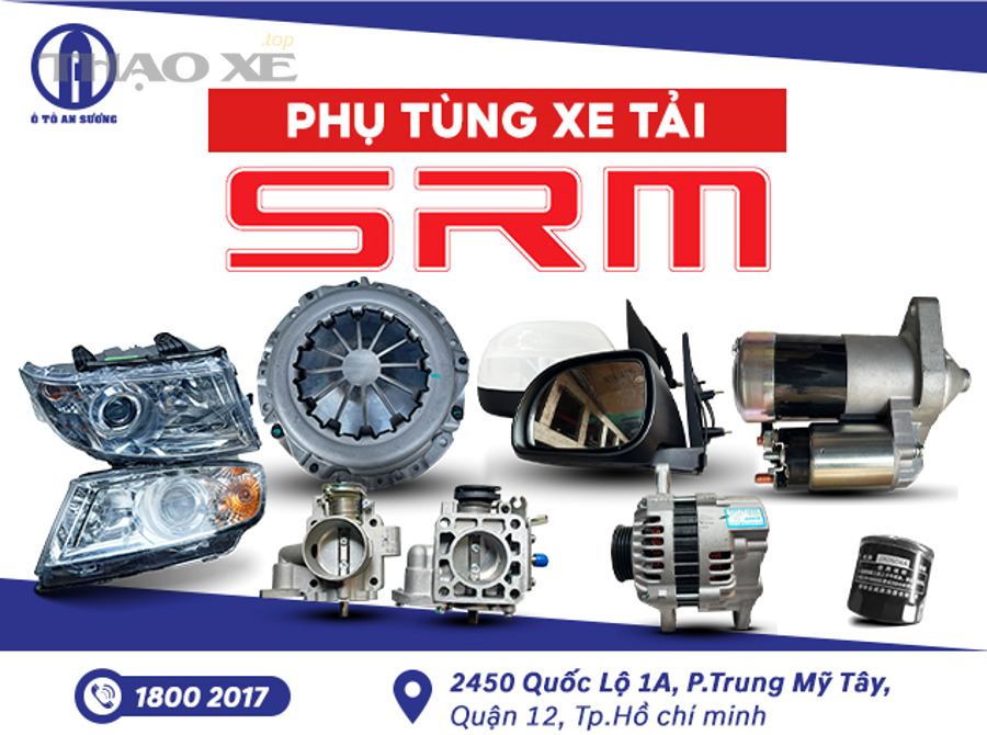 Kỹ thuật viên đo dung sai phụ tùng để tối ưu lắp đặt và bảo hành