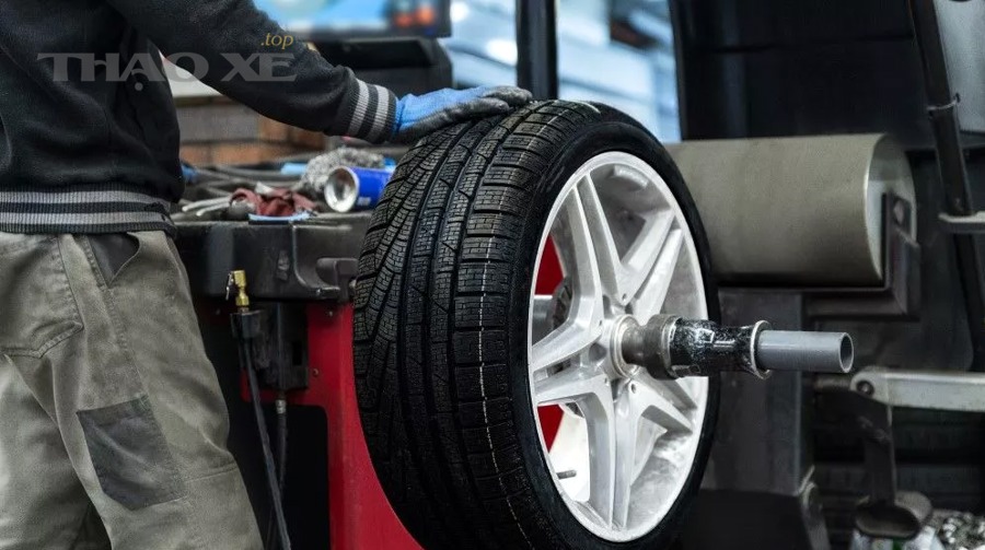 Vì sao xe vẫn rung hoặc mòn lốp sau khi đã cân bằng động và chỉnh thước lái?